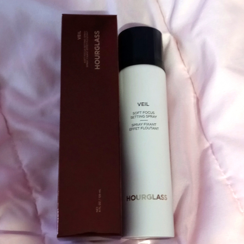 Hourglass Veil Soft Focus Setting Spray